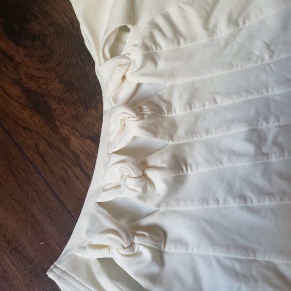 Carmen Marc Valvo 1PC Swimsuit - Picture 2 of 7